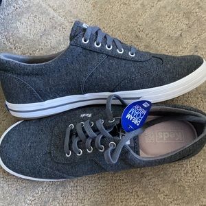 Dark grey Keds
